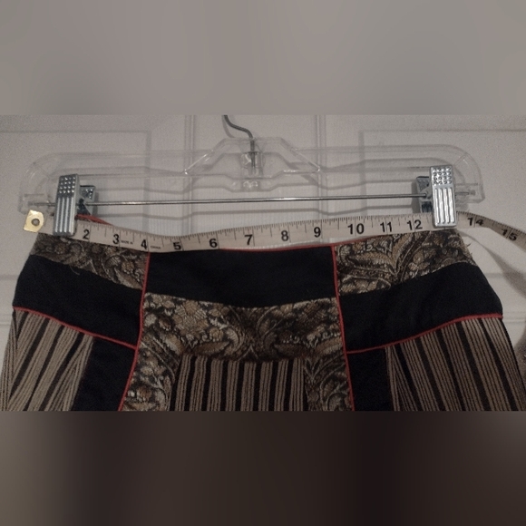 Gorgeous skirt! Sz 8 (wears small) - Picture 3 of 7